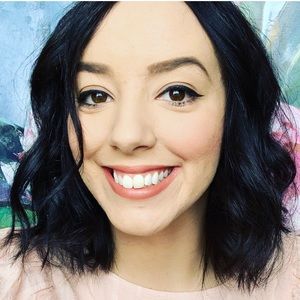 Meet your Posher, Hollynn